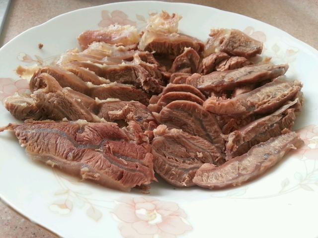 牛肉最新价格背后的友情与陪伴温馨故事