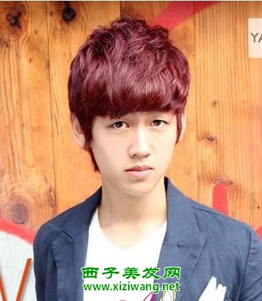 最新男士短发发型图片，温馨男士发型日与家的故事