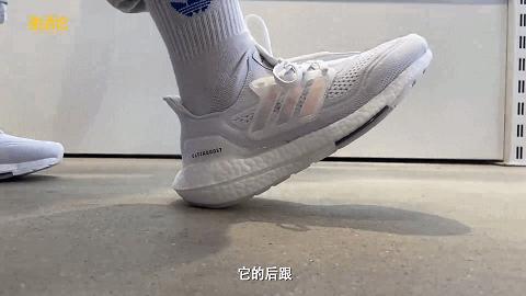 耐克跑鞋最新款，设计与功能的革新引领市场地位探究