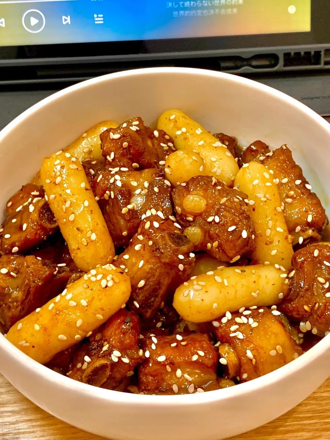 最新美食解压视频，美食治愈的时代地位与深远影响