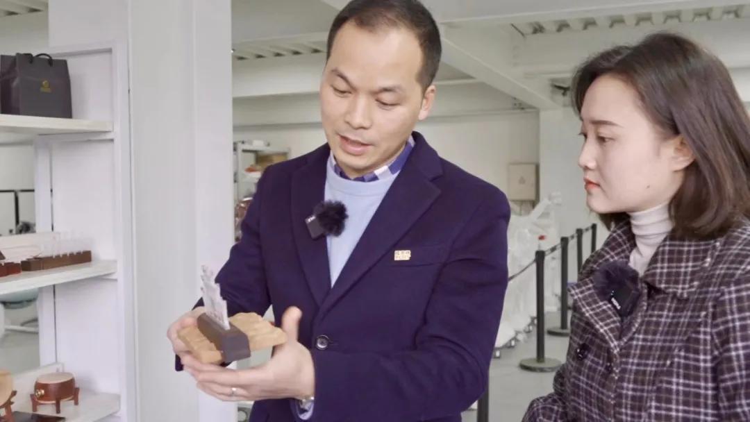 最新AR游戏，汲取虚拟力量，铸就现实自信与成就感