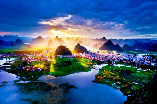 大头最新版，自然美景探险之旅，探寻内心平和之地