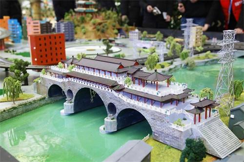 羽谈飞最新作品，探索小巷独特风味