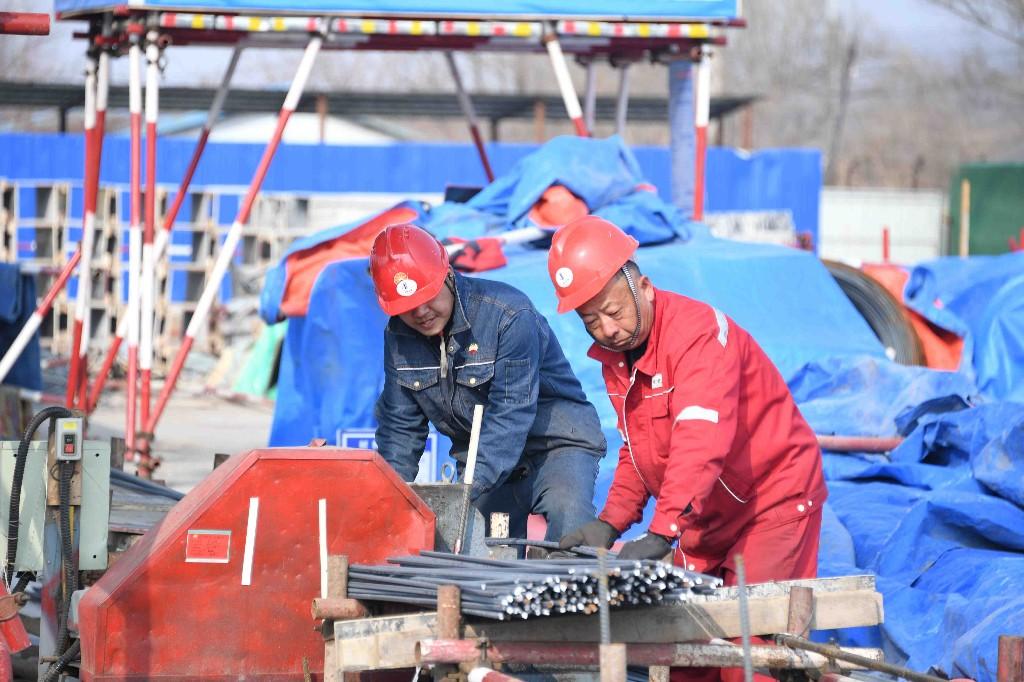 科技引领原油投资新时代，原油行情软件下载精选推荐