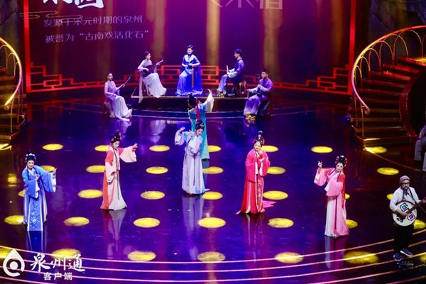 电影舞会，光影盛宴与梦幻夜舞动之夜
