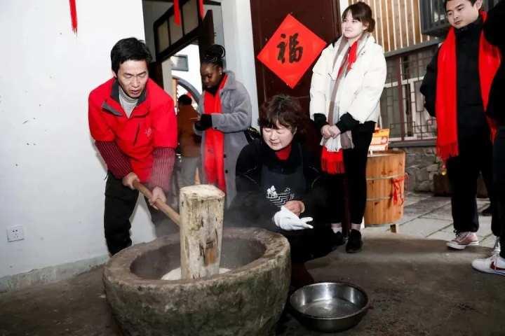 小巷深处的年糕秘境，最新年糕机制作年糕全过程揭秘